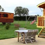 Les Roulottes De La Ferme Des Chanaux Vakantieboerderij *