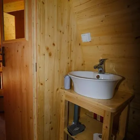 Gospodarstwo agroturystyczne Les Roulottes De La Ferme Des Chanaux Saint-Julien-d'Ance