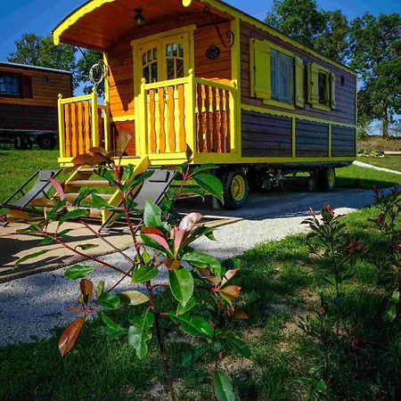 Gospodarstwo agroturystyczne Les Roulottes De La Ferme Des Chanaux *