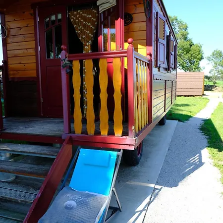Lantgård Les Roulottes De La Ferme Des Chanaux *