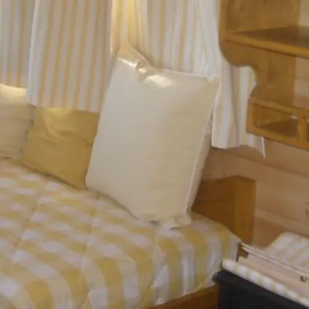 Gospodarstwo agroturystyczne Les Roulottes De La Ferme Des Chanaux Saint-Julien-d'Ance