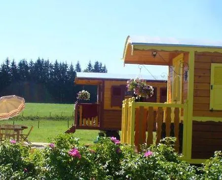 Les Roulottes De La Ferme Des Chanaux Farm stay Saint-Julien-d'Ance